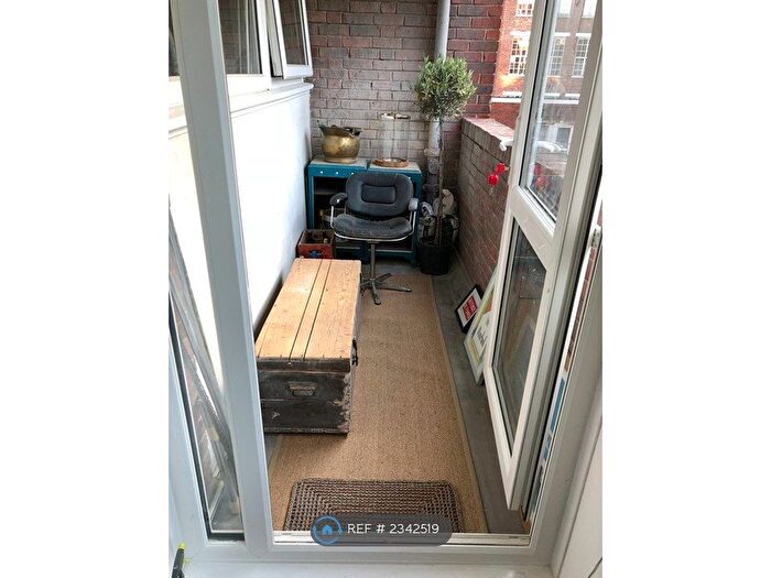 2 Bedroom Flat To Rent In Gerridge Street, London, SE1