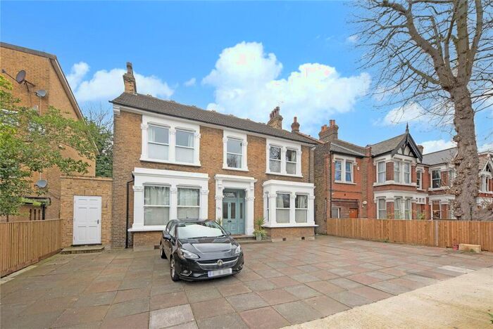 1 Bedroom Detached House To Rent In New Wanstead, Wanstead, London, E11