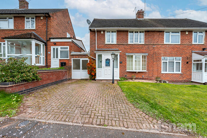3 Bedroom Semi Detached House For Sale In Gentian Close, Bournville Village Trust, Northfield, B31