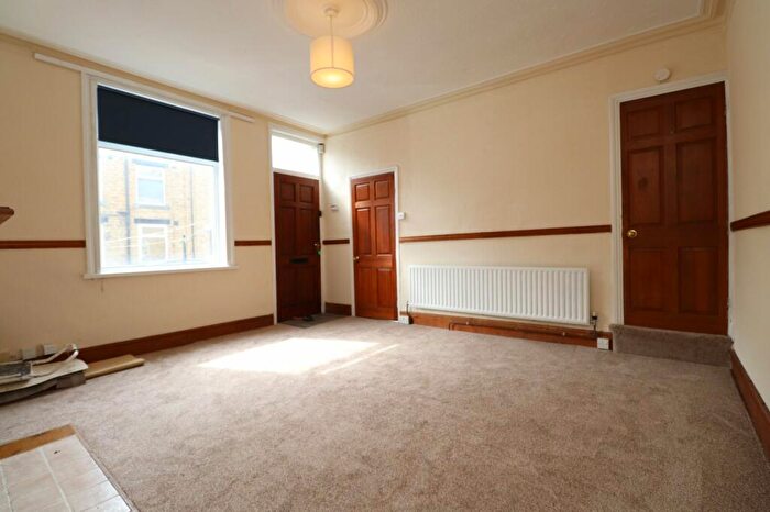 1 Bedroom House To Rent In Nunthorpe Road, Leeds, West Yorkshire, LS13