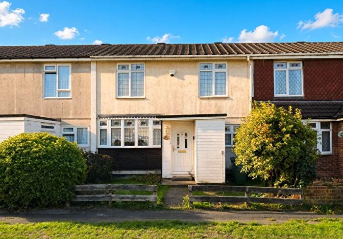 3 Bedroom Terraced House For Sale In Manor Avenue, Basildon, Essex, SS13