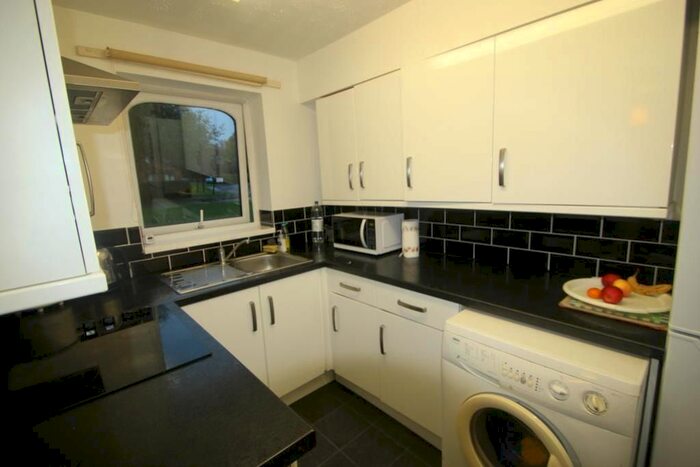 1 Bedroom Flat To Rent In Humphrey Middlemore Drive, Birmingham, West Midlands, B17