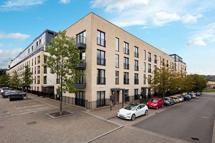 2 Bedroom Flat For Sale In Stothert Avenue, Bath, BA2