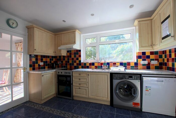 4 Bedroom Semi-Detached House To Rent In Wellsway, Bath BA2