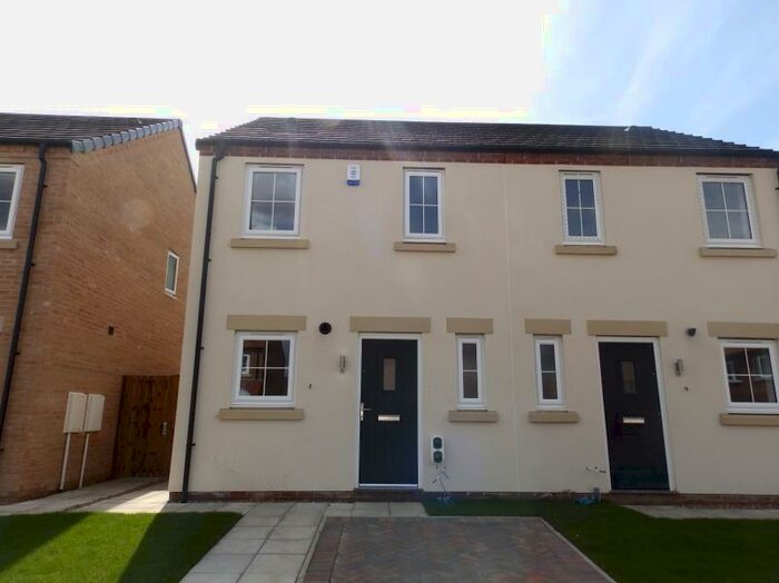 2 Bedroom Semi-Detached House To Rent In Oak Tree Place, Leeds, LS9