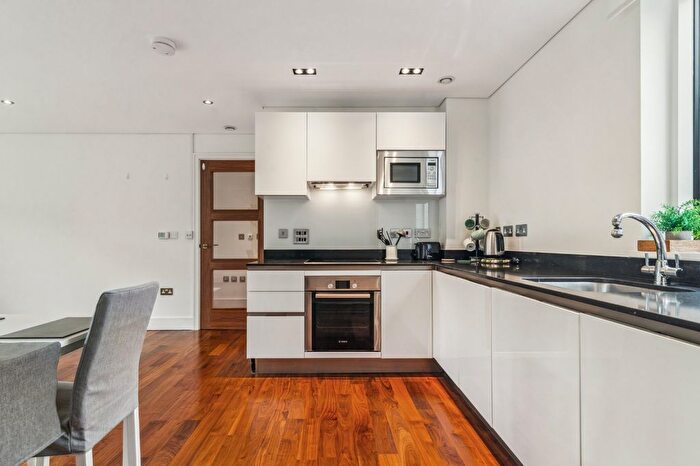 1 Bedroom Flat To Rent In Times Court, Retreat Road, Richmond, TW9