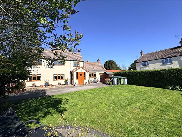 2 Bedroom Detached House For Sale In Church St, Sutton On Trent, Newark, Notts, NG23