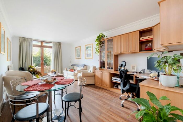 1 Bedroom Flat To Rent In Teal Court, St Katherine Docks, E1W
