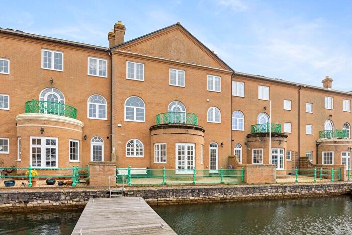 4 Bedroom Town House For Sale In Trafalgar Gate, Brighton Marina Village, Brighton, BN2