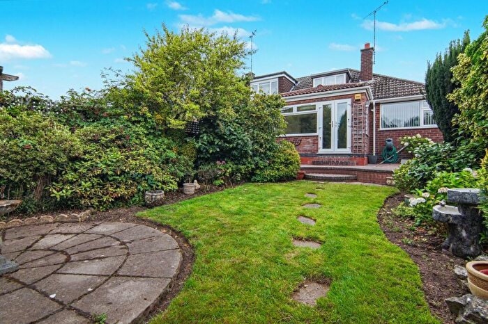 3 Bedroom Semi-Detached Bungalow For Sale In Upper Eastern Green Lane, Coventry, CV5