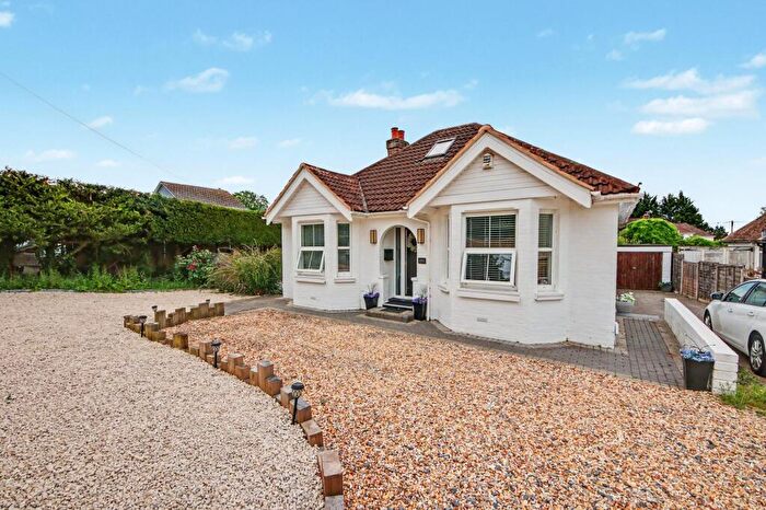 3 Bedroom Detached Bungalow For Sale In Bursledon Road, Southampton, SO19