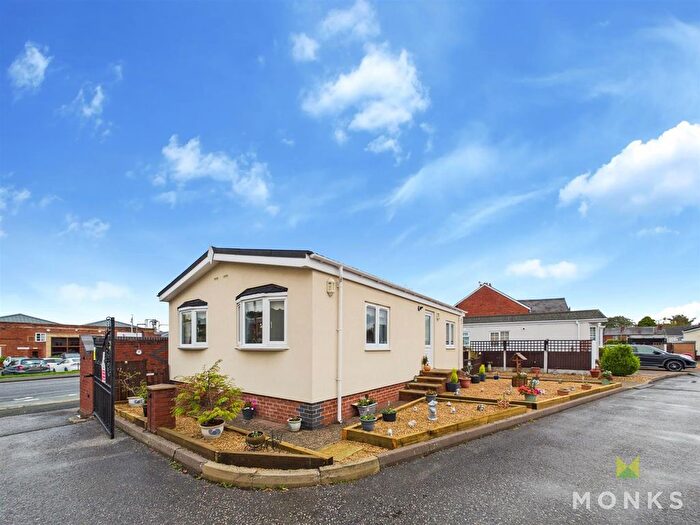 2 Bedroom Park Home For Sale In Whittington Road, Oswestry, SY11