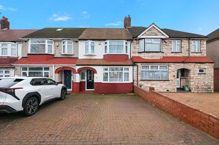 3 Bedroom Terraced House For Sale In Castle Road, Northolt, UB5