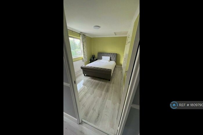 2 Bedroom Terraced House To Rent In Church Manorway, London, SE2