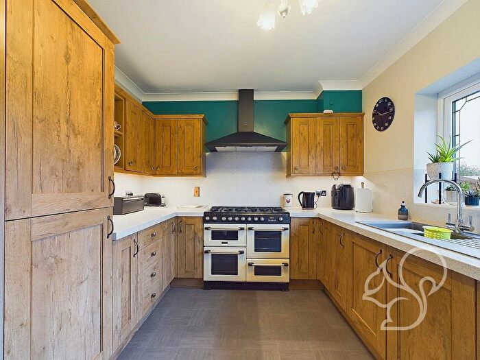 4 Bedroom Detached House For Sale In Straight Road, Colchester, CO3