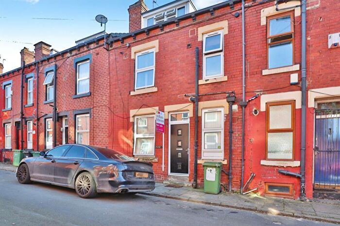 2 Bedroom Terraced House For Sale In Harold Walk, Leeds, LS6