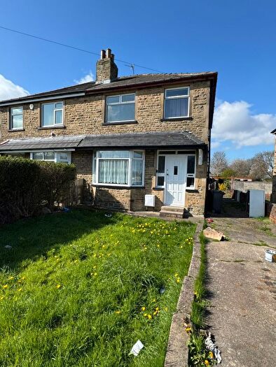 3 Bedroom Semi Detached House To Rent In Tyersal Avenue, Bradford, BD4