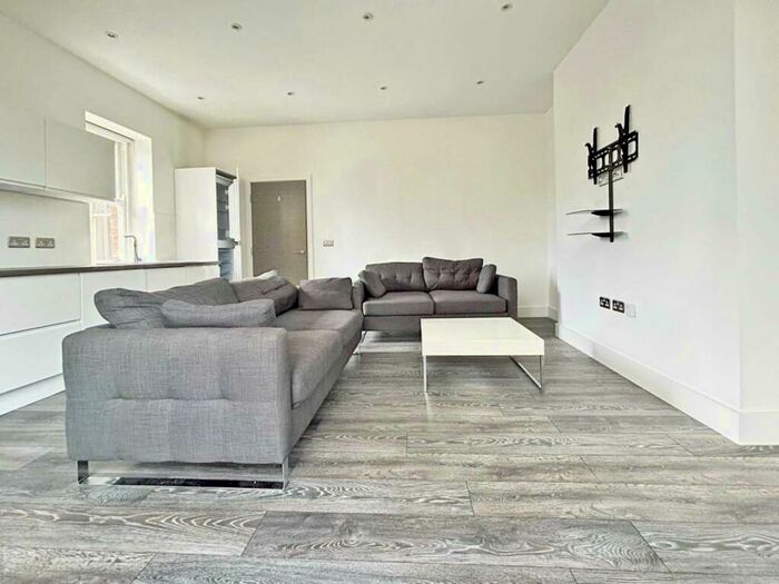 2 Bedroom Flat To Rent In Cardigan Road, Headingley, Leeds, LS6