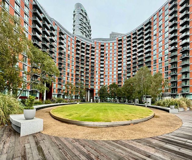 2 Bedroom Flat To Rent In Fairmont Avenue, London, E14