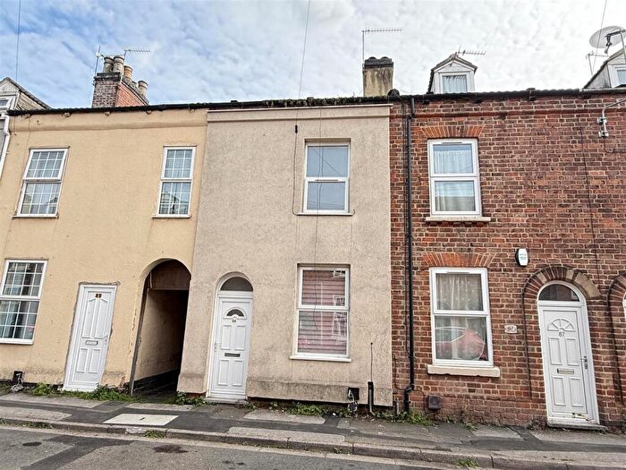 2 Bedroom Terraced House To Rent In Napier Street, Staffordshire, Burton Upon Trent, DE14