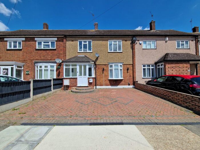 3 Bedroom Terraced House To Rent In Avon Road, Upminster, RM14