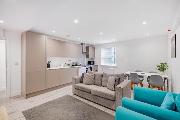 2 Bedroom Flat To Rent In High Street, Camberley, GU15