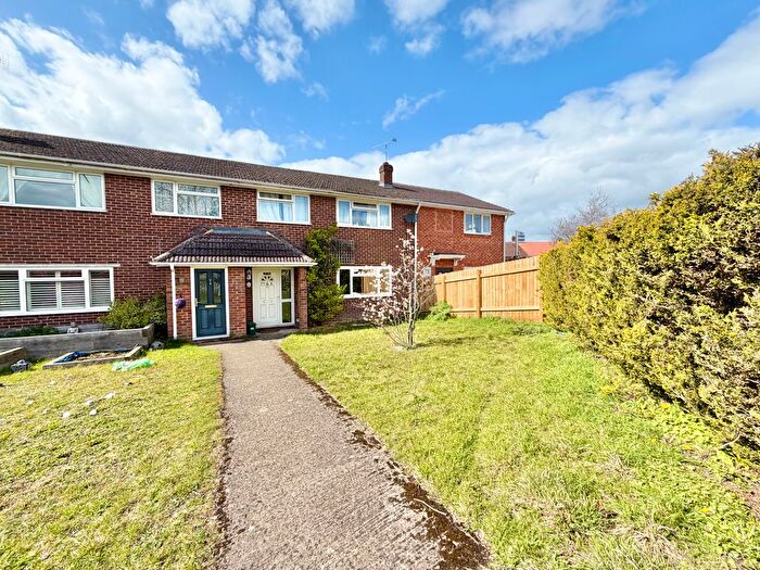 3 Bedroom Terraced House For Sale In Beaulieu Gardens, Blackwater, Camberley, GU17
