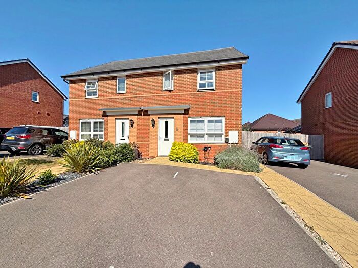 3 Bedroom Semi-Detached House For Sale In Storehouse Way, Havant, PO9