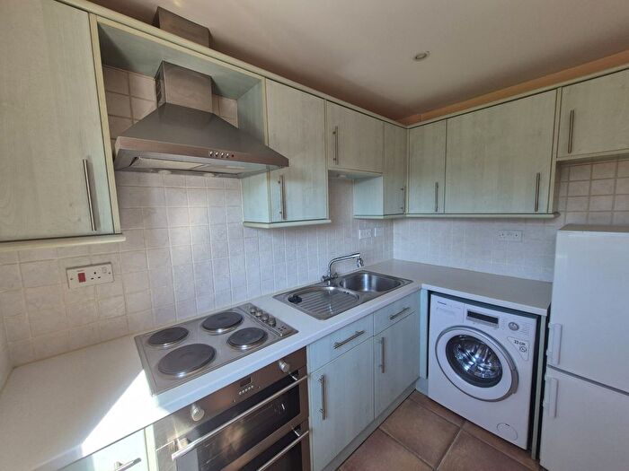 2 Bedroom Flat To Rent In Gresham Court, Gresham Road, Brentwood, CM14