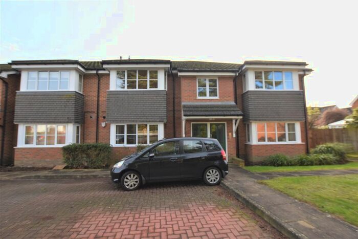 2 Bedroom Flat To Rent In Lowfield Road, Caversham, Reading, RG4