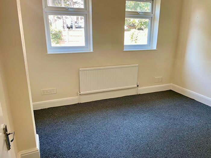 1 Bedroom Flat To Rent In Ceylon Road, Westcliff-On-Sea, SS0