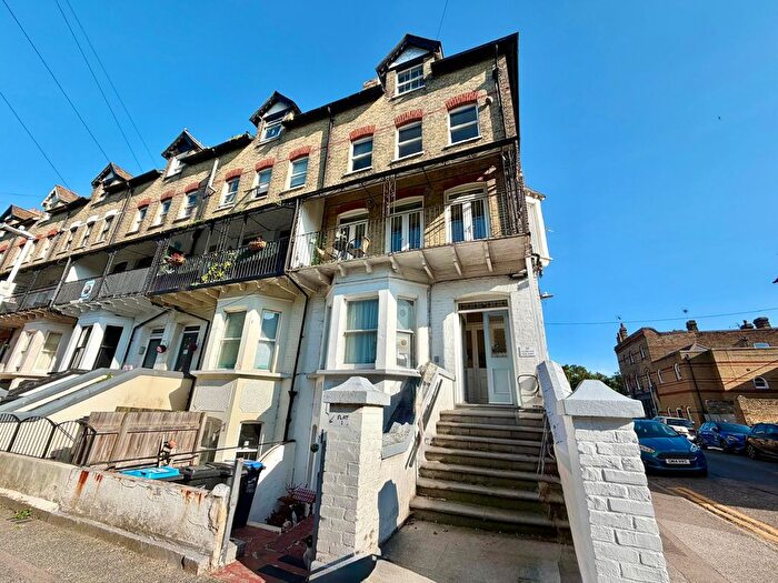1 Bedroom Flat To Rent In Adrian Square, Westgate-On-Sea, CT8