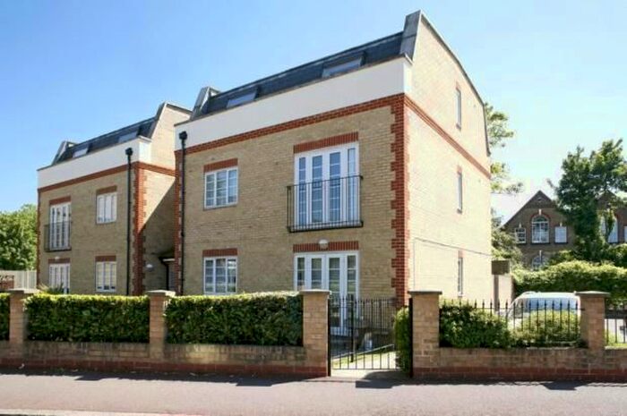 2 Bedroom Flat To Rent In Churton Place, Chiswick, London, W4