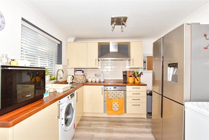 3 Bedroom End Of Terrace House For Sale In The Street, Newington, Folkestone, Kent, CT18
