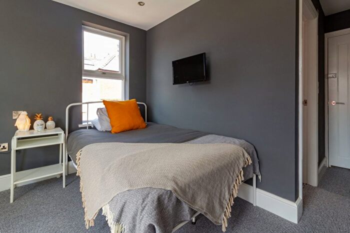 6 Bedroom Terraced House To Rent In Monks Road, Lincoln, LN2