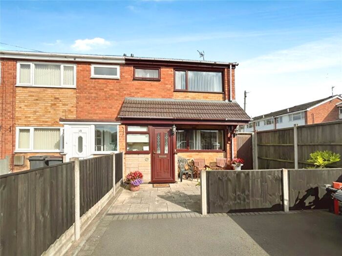 3 Bedroom End Of Terrace House For Sale In John Knight Road, Bedworth, Warwickshire, CV12
