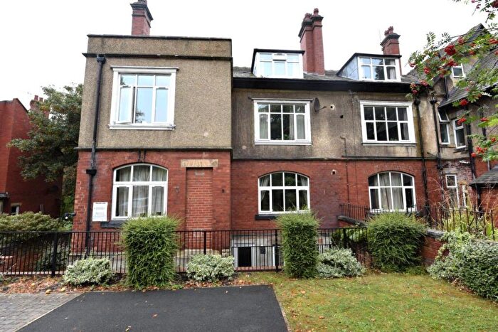 4 Bedroom Flat To Rent In Wood Lane, Headingley, Leeds, LS6