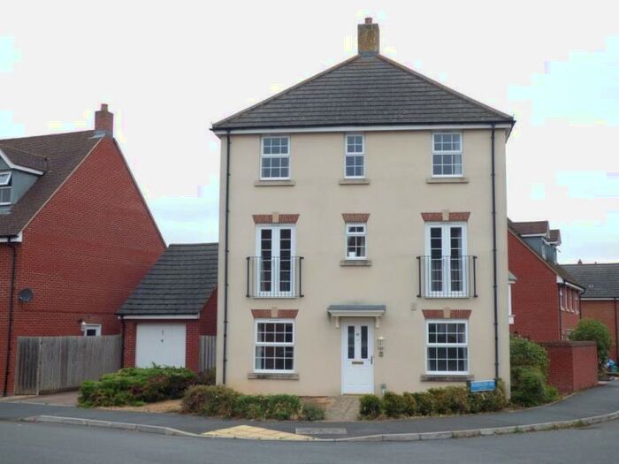 4 Bedroom Town House To Rent In Linton Avenue, Kingsway, GL2