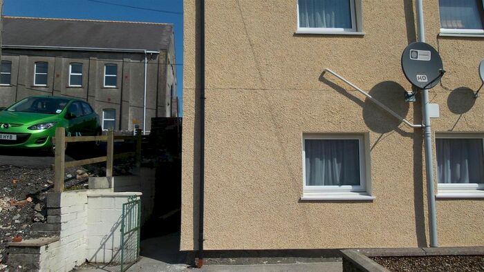 1 Bedroom Flat To Rent In Norton Road, Penygroes, Llanelli, SA14
