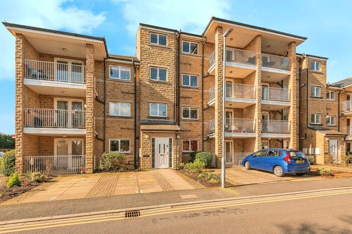 2 Bedroom Flat To Rent In Laund Road, Salendine Nook, Huddersfield, HD3