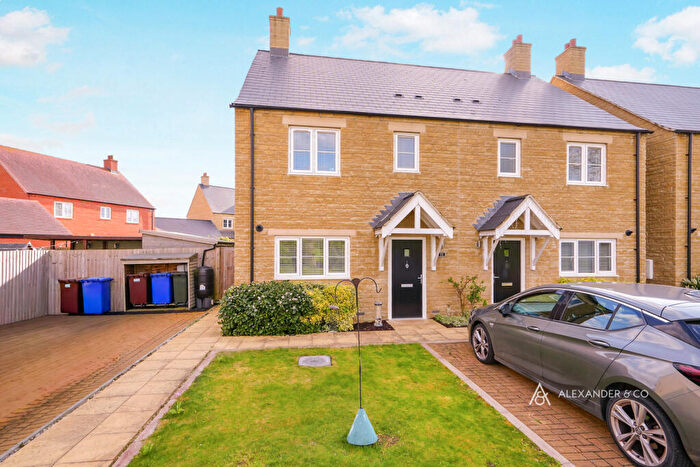 3 Bedroom Semi-Detached House To Rent In Iris Close, Ambrosden, OX25