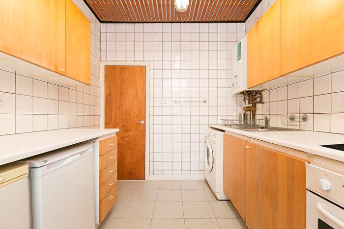 1 Bedroom Flat To Rent In Wormholt Road, London, W12