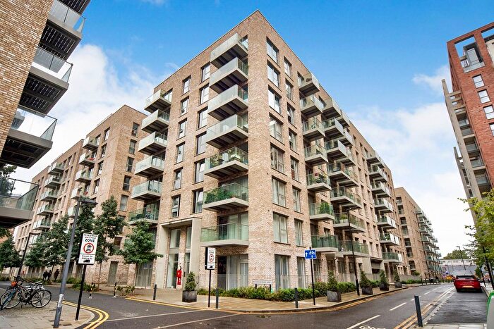 2 Bedroom Flat To Rent In Chamberlain Court, London, E13