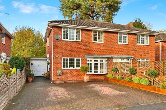 4 Bedroom Semi-Detached House To Rent In Cambrian Way, Wokingham, RG40