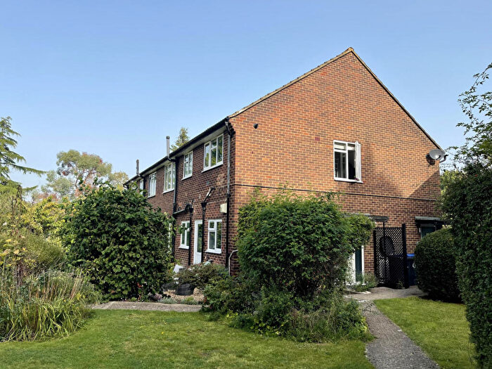 2 Bedroom Maisonette For Sale In Ashtead, KT21