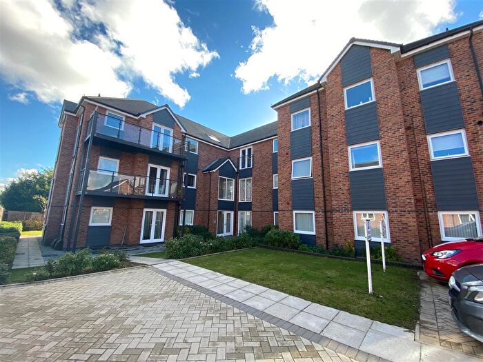 2 Bedroom Apartment To Rent In Cadet Drive, Shirley, Solihull, B90