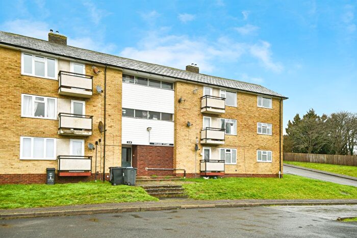 2 Bedroom Flat For Sale In Sidbury Heights, Tidworth, SP9