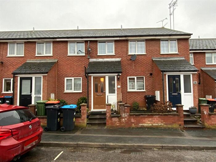 3 Bedroom Terraced House For Sale In Peel Road, Wolverton, Milton Keynes, MK12