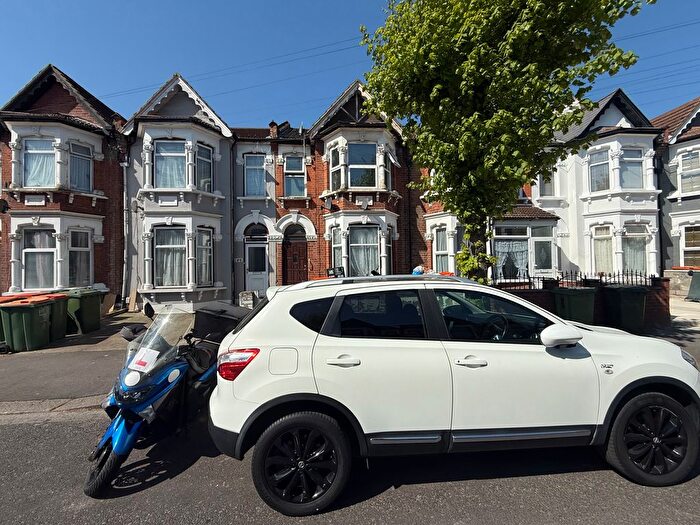 1 Bedroom Flat To Rent In Second Avenue, London, E12