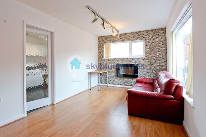 2 Bedroom Flat To Rent In Mill Hill Lane, Leicester, LE2